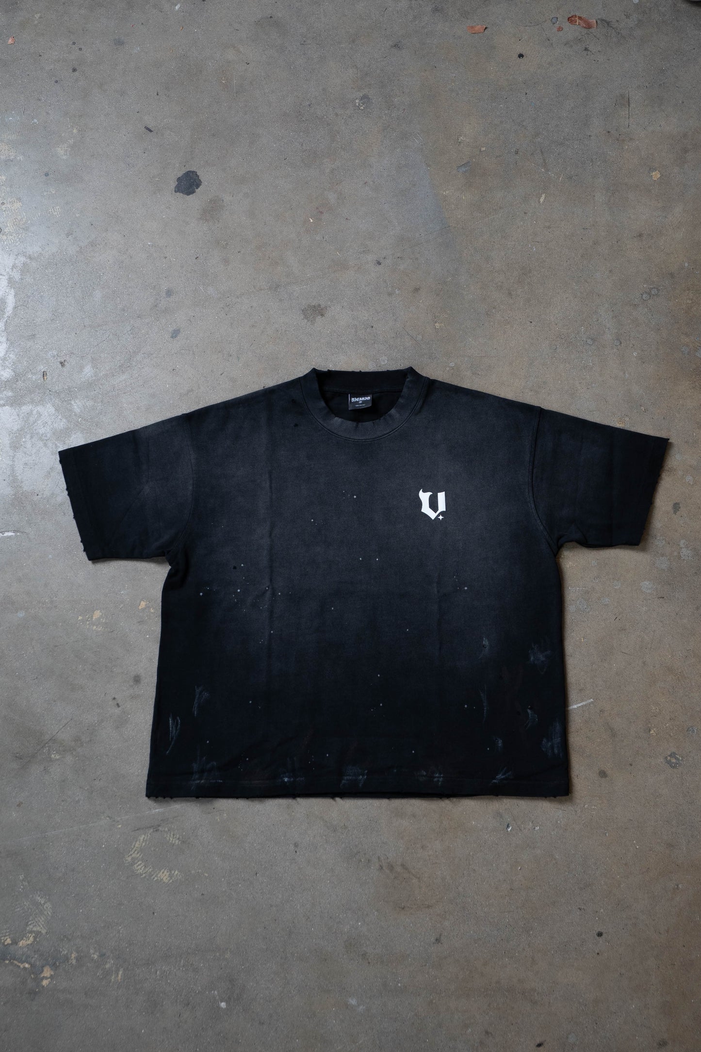 HEAVILY DISTRESSED TEE