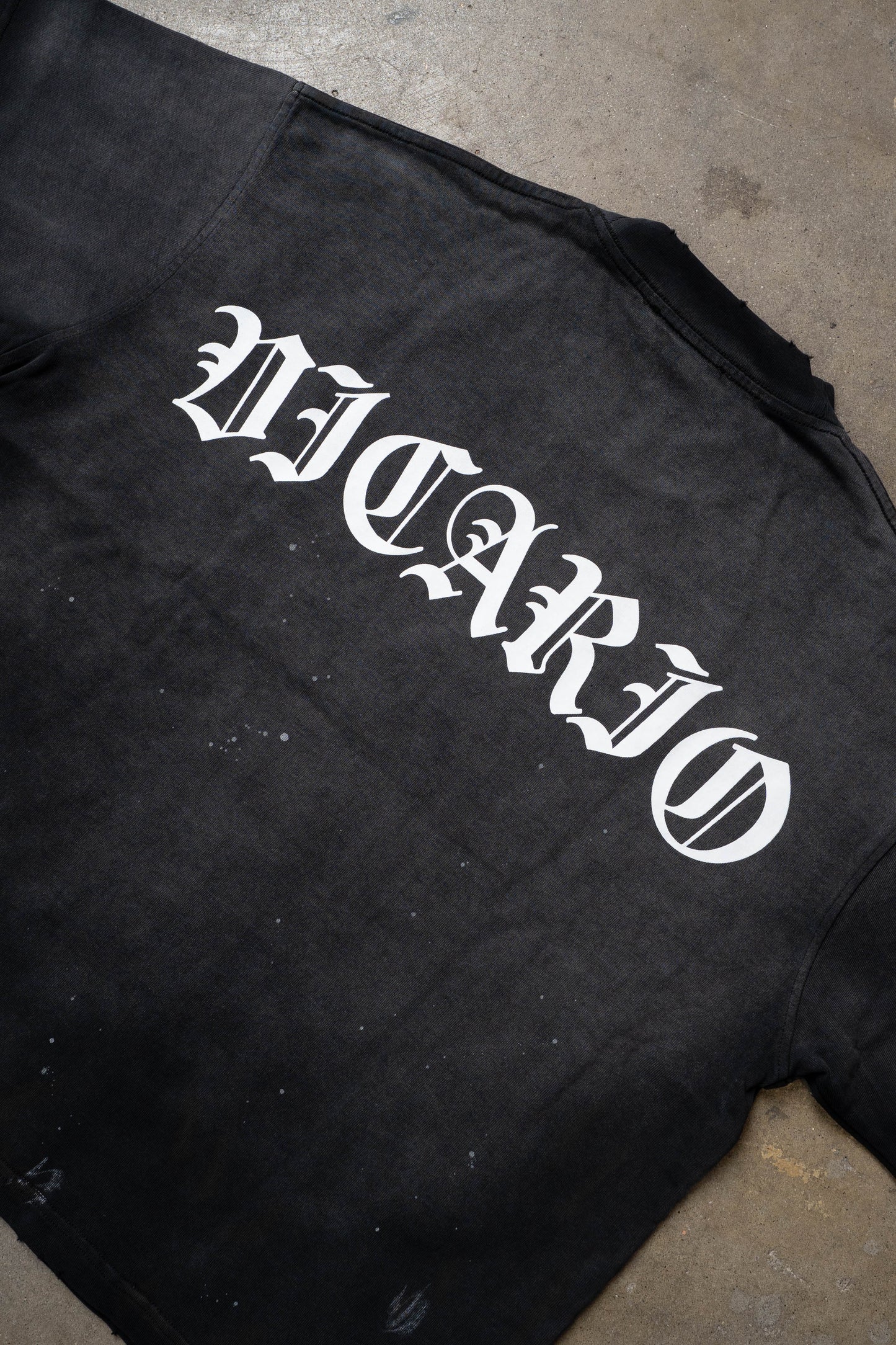 HEAVILY DISTRESSED TEE